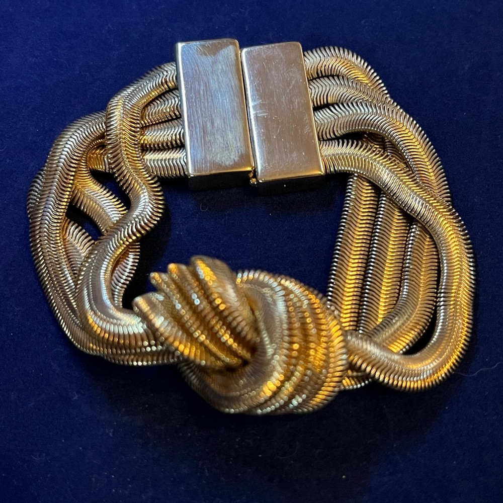 Golden Knot Bracelet with Magnetic Clasp